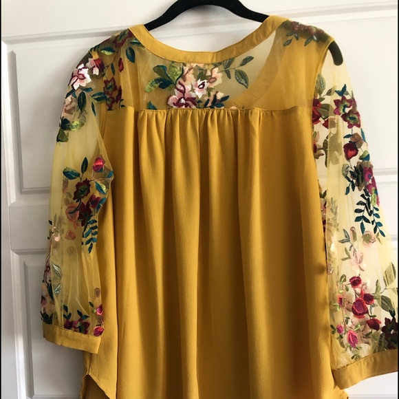 NWT UMGEE brand round neck top - Picture 1 of 4